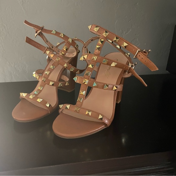 Brown Sandals with Studs - Picture 4 of 5